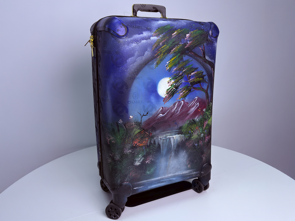 Vivid Fashion - Two-Sided Spray Painted Branded Suitcase