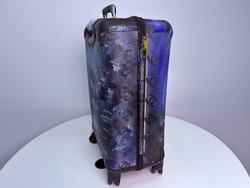 Vivid Fashion - Two-Sided Spray Painted Branded Suitcase